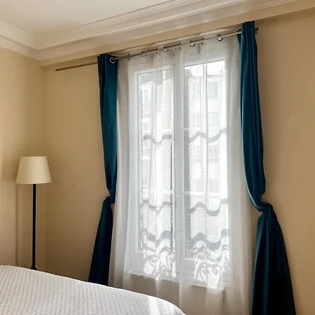 Peace Heaven Triangle Dor Paris